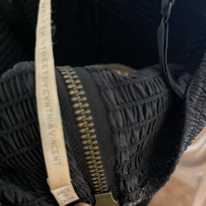 Cynthia Vincent size six